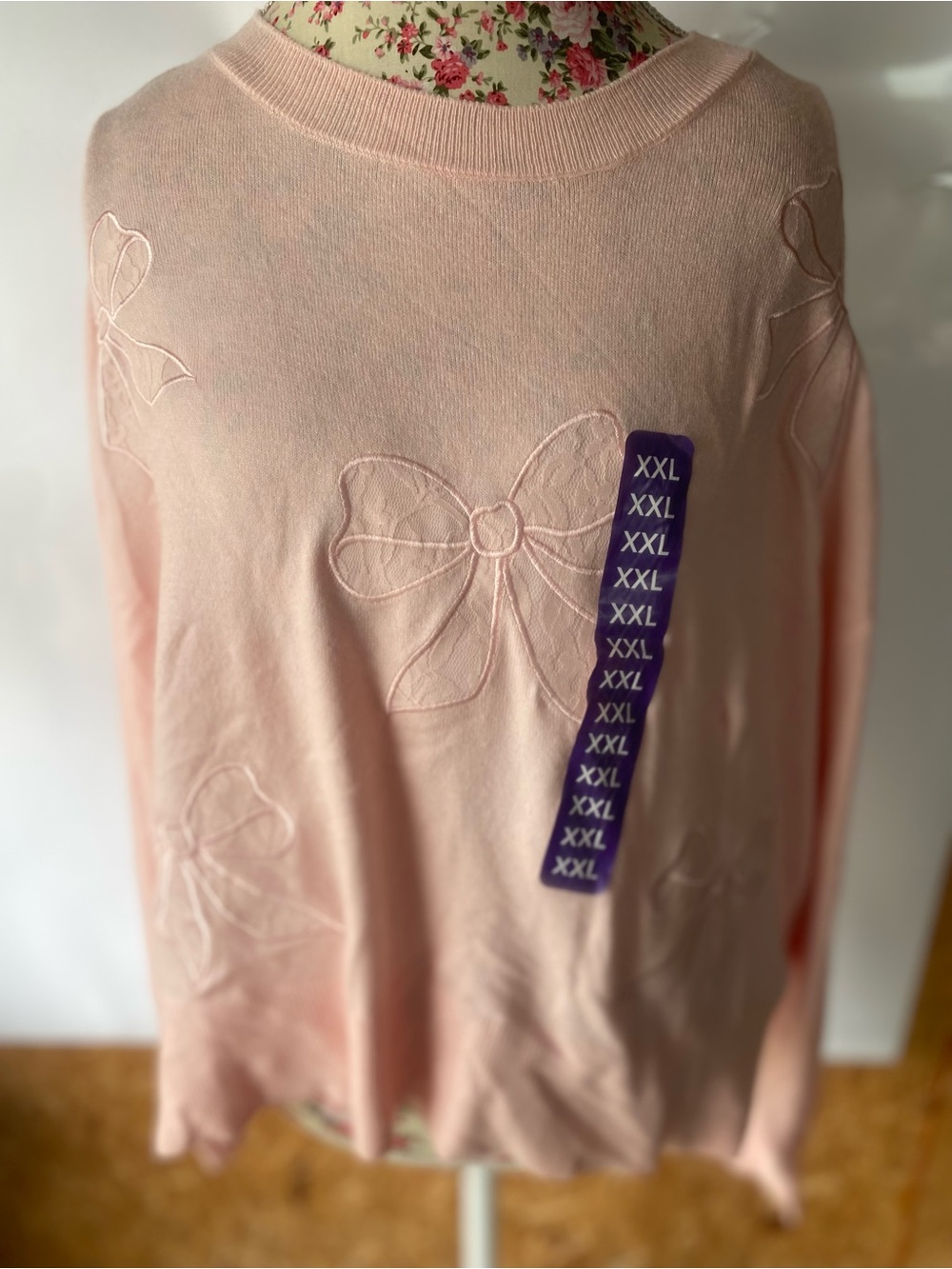 Women's Soft Pink Crewneck Sweater with Bow Appliqués